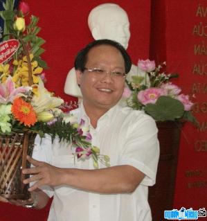 Politicians Tat Thanh Cang