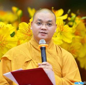 Monks Thich Quang Tinh