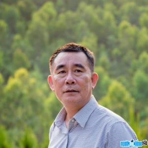 Ảnh Nhà văn Nguyễn Quang Vinh