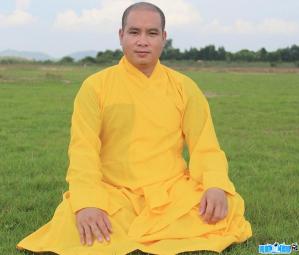 Monks Thich Minh Duy