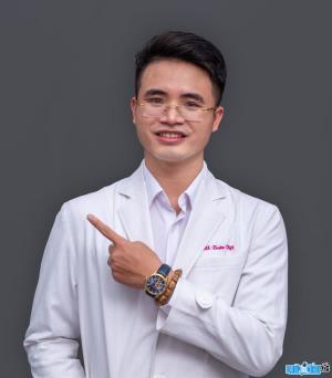 Doctor Nguyen Xuan Viet