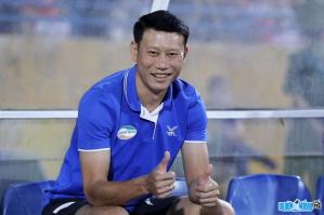 Football coach Thach Bao Khanh