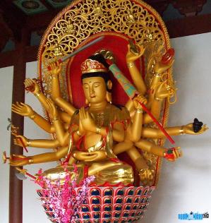 Bodhisattva Phat Mau Chuan De