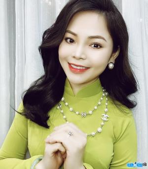 Singer Lam Nguyet Anh