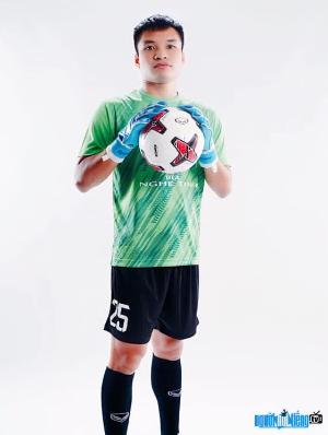 Goalie Duong Quang Tuan