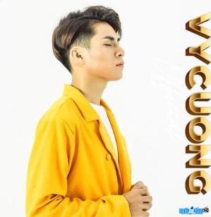 Singer Vy Cuong