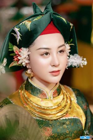 Lady Pham Bao Quyen
