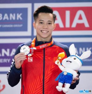 Gymnastics athlete Le Thanh Tung