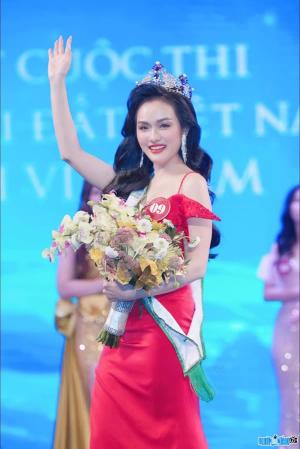 Miss Vu Thi Hoa