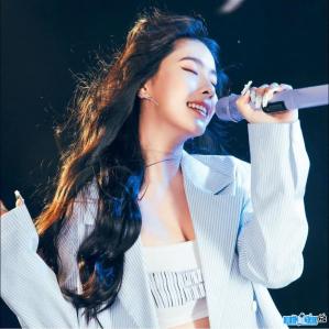 Singer Gia Nhi Nhi