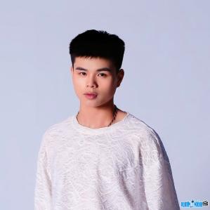 Model Ricmin Hoang