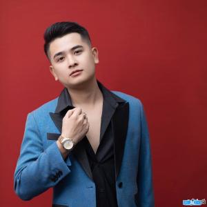 Ảnh Nhà thiết kế thời trang Nguyễn Minh Long