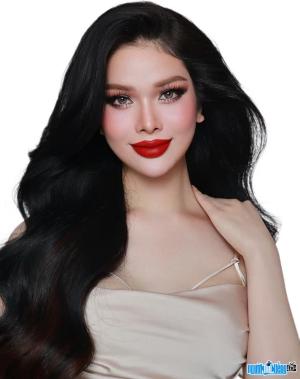 Ảnh Hoa hậu chuyển giới Hà Tâm Như