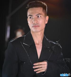 Businessmen Steve Hoang