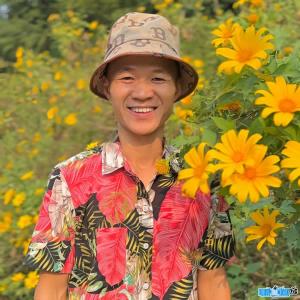 Ảnh Tik Toker Thành Áo Hoa