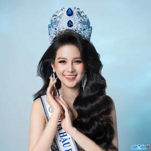 Miss Nguyen Hoai Linh