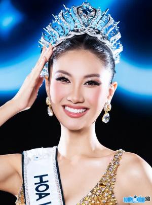 Ảnh Hoa Hậu Nguyễn Hoàng Phương Linh