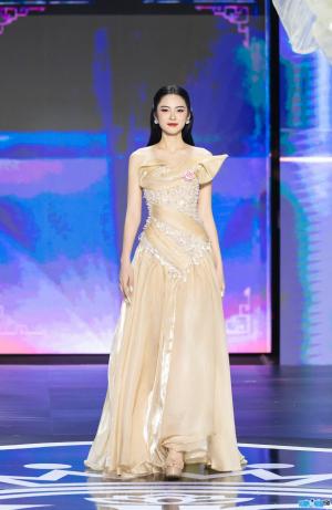 Runner-up Nguyen Thi Van Nhi