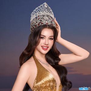 Ảnh Hoa Hậu Jennifer Ly