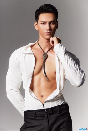 Model Tran Phuoc Nguyen