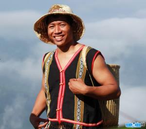 Ảnh Hiện tượng mạng Y Xim Ndu 