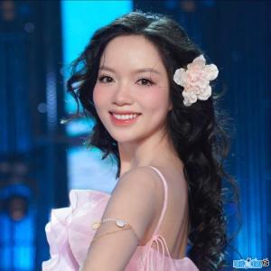 Ảnh Ca sĩ Hiền Ngân