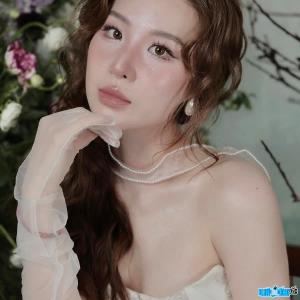 Hot girl Le Khanh