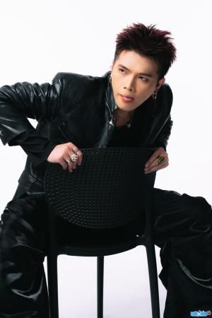 Singer Charles