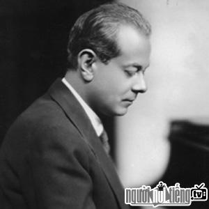 Pianist Alberto Guerrero