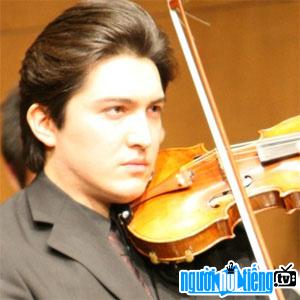 Violinist Koh Gabriel Kameda