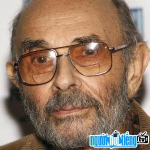 Manager Stanley Donen