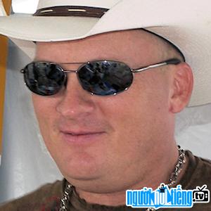 Country singer Kevin Fowler