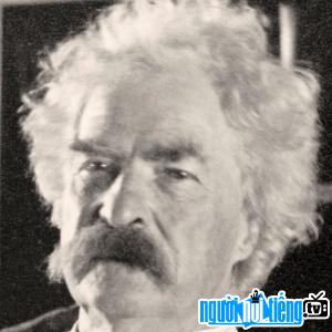 Novelist Mark Twain