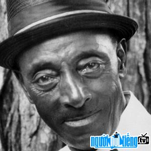 Guitarist Fred McDowell