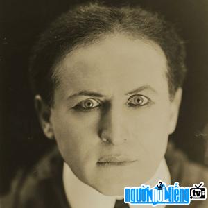 Magician Harry Houdini