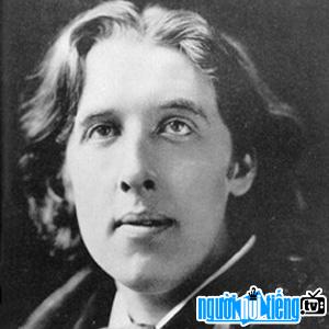 Novelist Oscar Wilde
