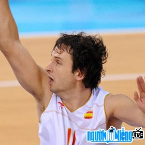 Basketball players Raul Lopez