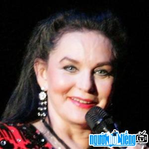 Country singer Crystal Gayle