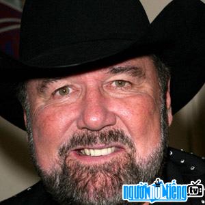 Country singer Johnny Lee