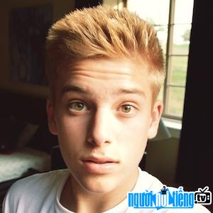 Why YouNow Grant Schilling