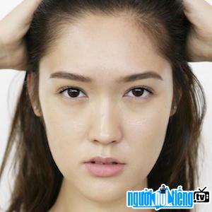 Model Aimee Cheng