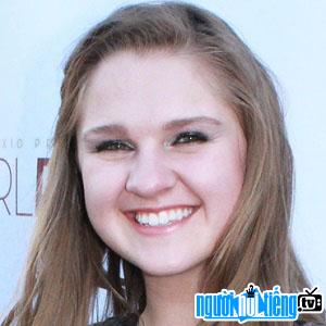 Country singer Lizzie Sider