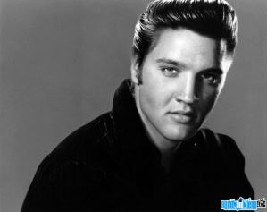 Singer Elvis Presley