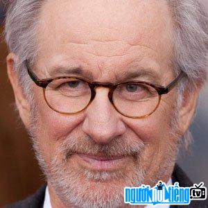 Manager Steven Spielberg