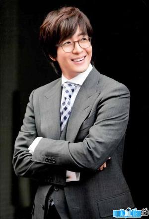 TV actor Bae Yong-joon