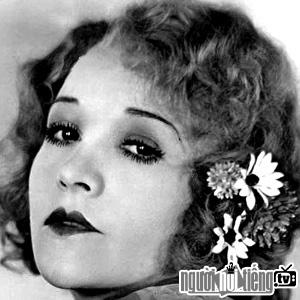 Actress Betty Compson