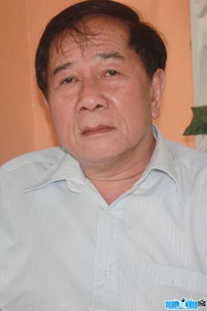 Ảnh Nhà văn Đỗ Kim Cuông