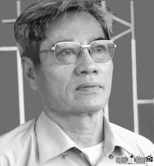 Poet Dang Hien