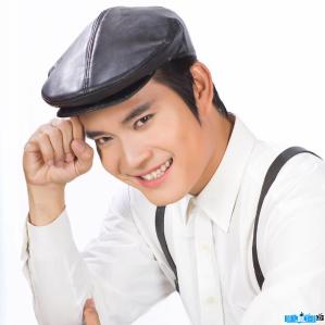 Singer Doan Viet Hung