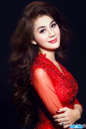 Singer Lam Chi Khanh